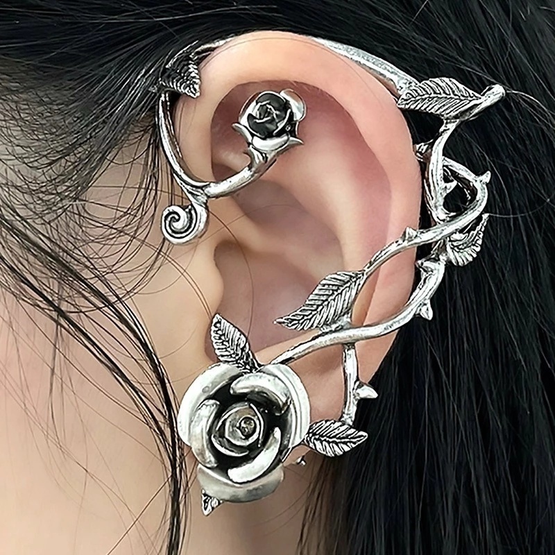 Anting Klip Tanpa Tindik Desain Ular Warna Silver Gaya Punk Untuk Wanita