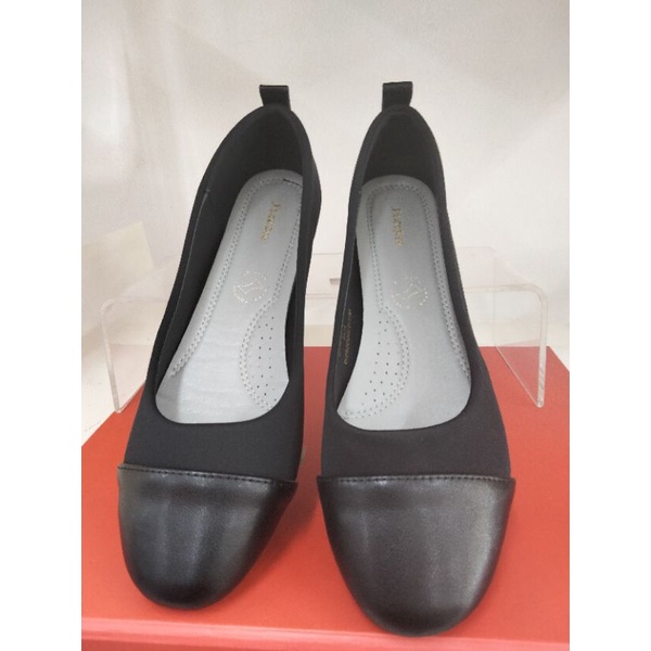 Flat shoes Wanita Model terbaru 100% By Bata Original
