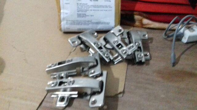 Engsel Sendok Corner Pintu Lemari Sudut 90 ° Derajat Non Slow Motion