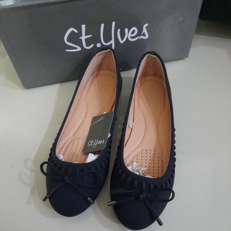 sepatu flat kerja hitam St Yves