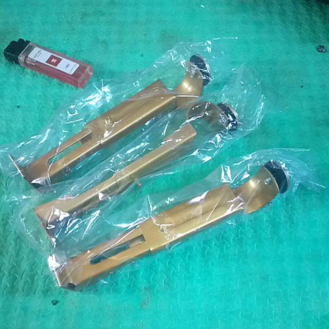 

Asesoris besi