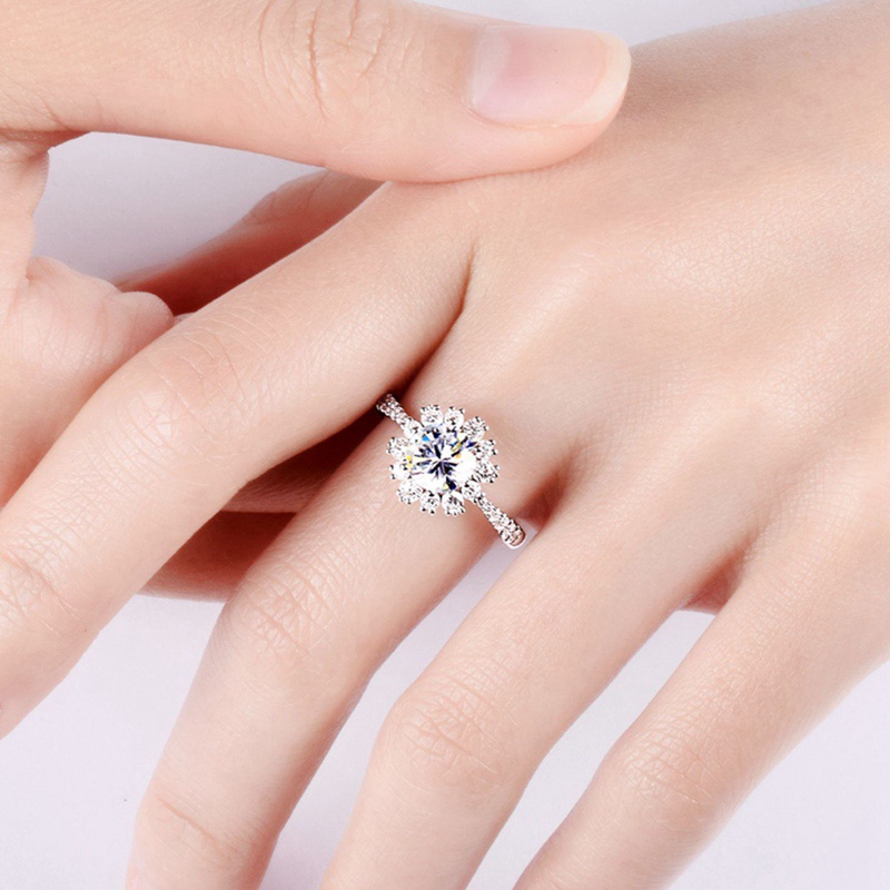 Fancyqube Perhiasan Cincin Kristal Zircon Bentuk Bunga Snowflake Untuk Wanita