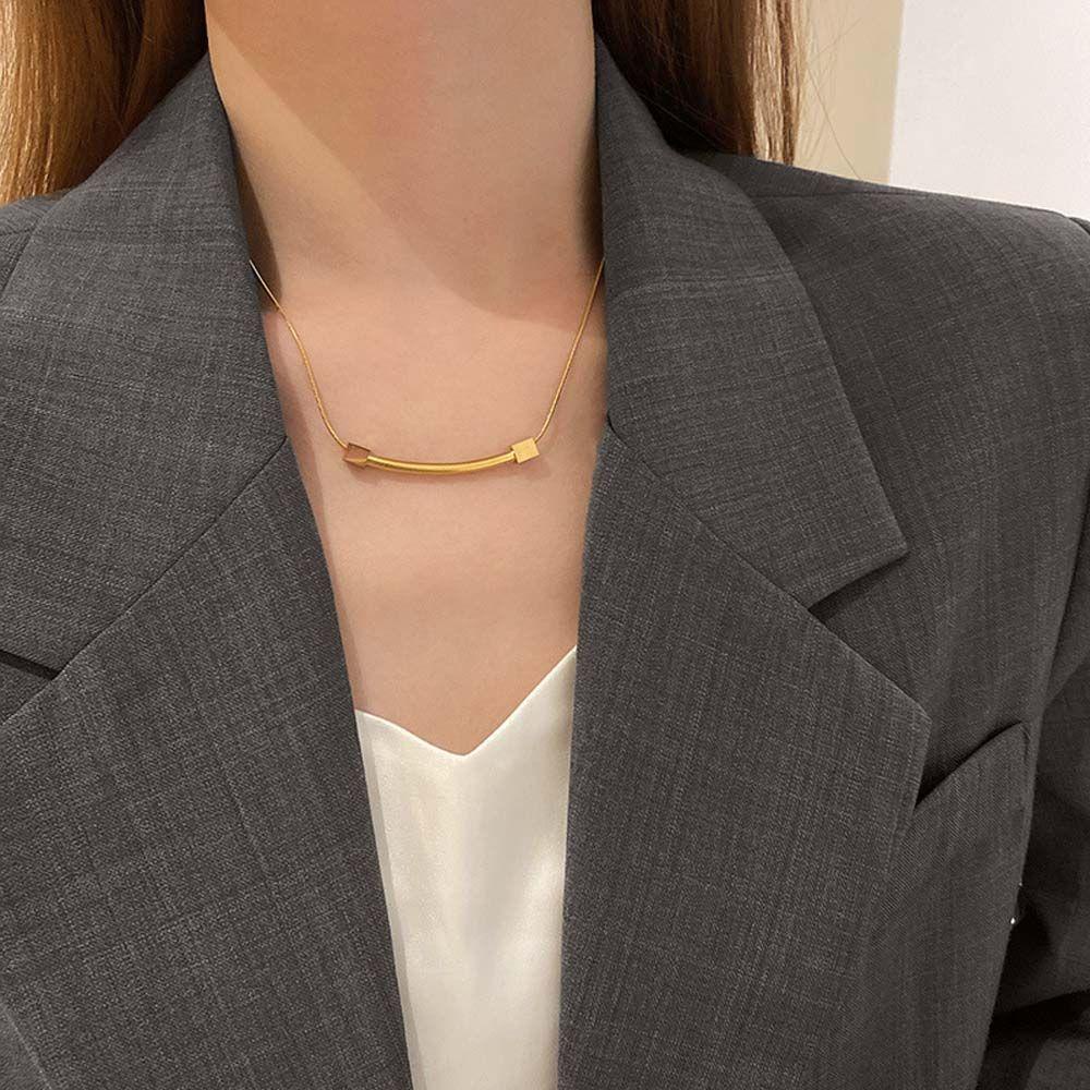 Mxbeauty Kalung Wanita Punk Fashion Warna Emas Fashion Perhiasan Gothic Titanium Steel Gaya Korea