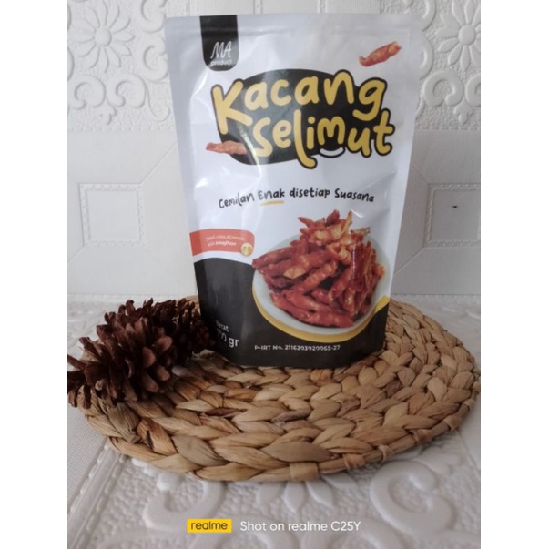 

cemilan kacang selimut