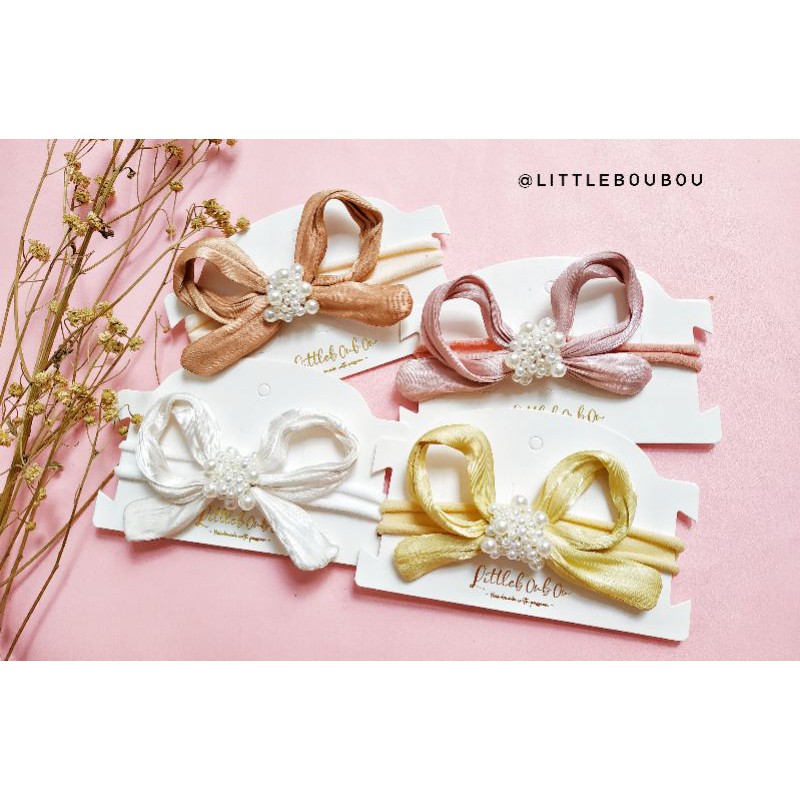 Pretzel bow