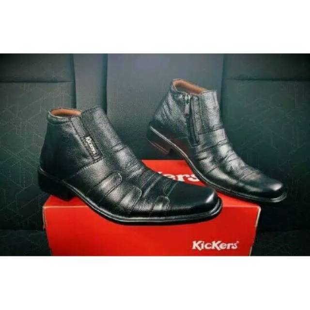 Sepatu pantofel kickers pria tinggi hitam