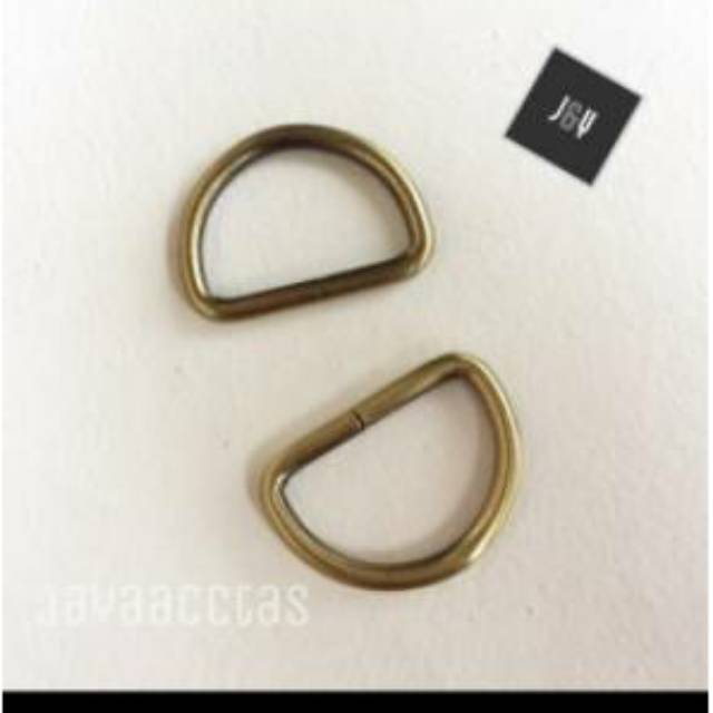 Ring D tas 3.8 cm antigold poles