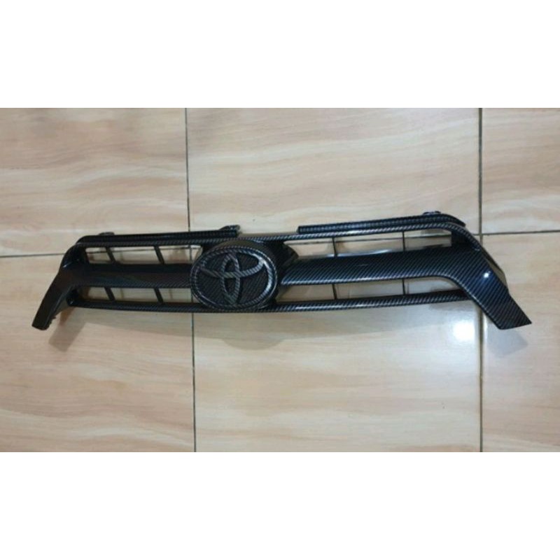 grill Toyota Yaris 2015-2015