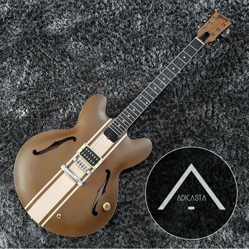 Gibson ES333 Tom Delonge Riviera Custom