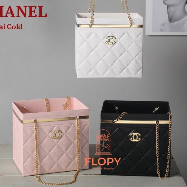 

Flower Bag Chanel Rantai Emas Gold / Paper Bag Bunga Tas Bunga Motif - Putih