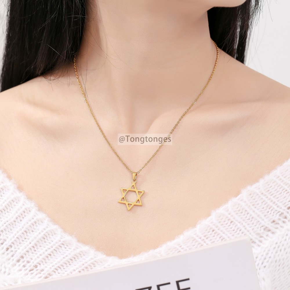 【CELEB】Simple Daisy Pendants Necklaces Women Man Charm Collar Korean Design Romantic Choker S66