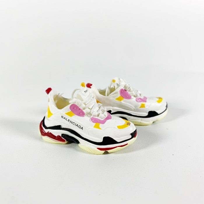 BALENCIAGA TRIPLE S CREAM YELLOW RED 3D SNEAKERS KEYCHAIN MINIATUR