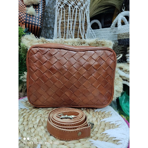 tas slempang anyam kulit sapi asli model sylvi termurah by moje jogja