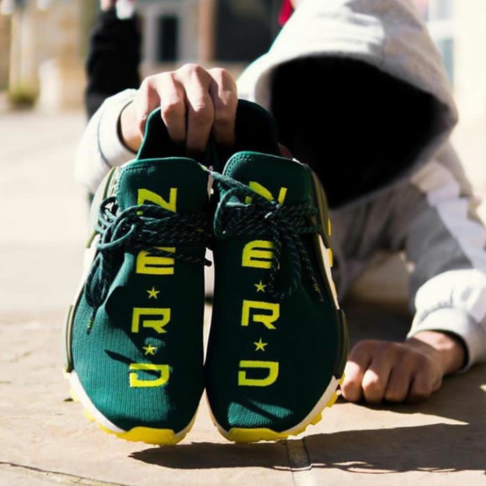 sepatu adidas human race original