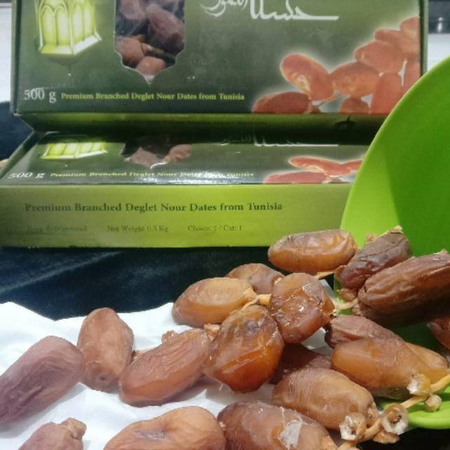 

Kurma tunisia tangkai , empuk, manisnya sedang, kenyal