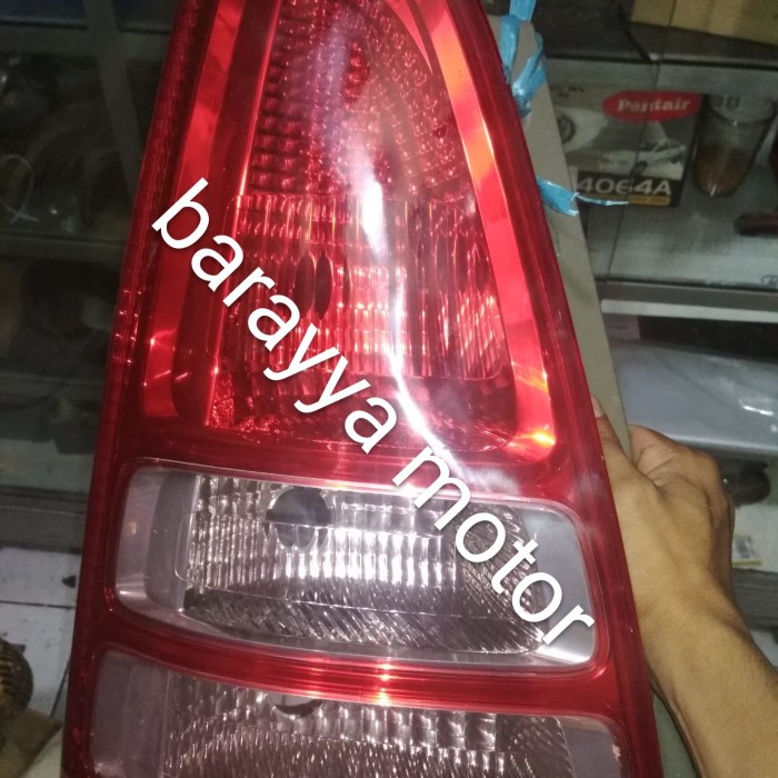 Bekas} stop lamp lampu belakang innova 2005 Limited
