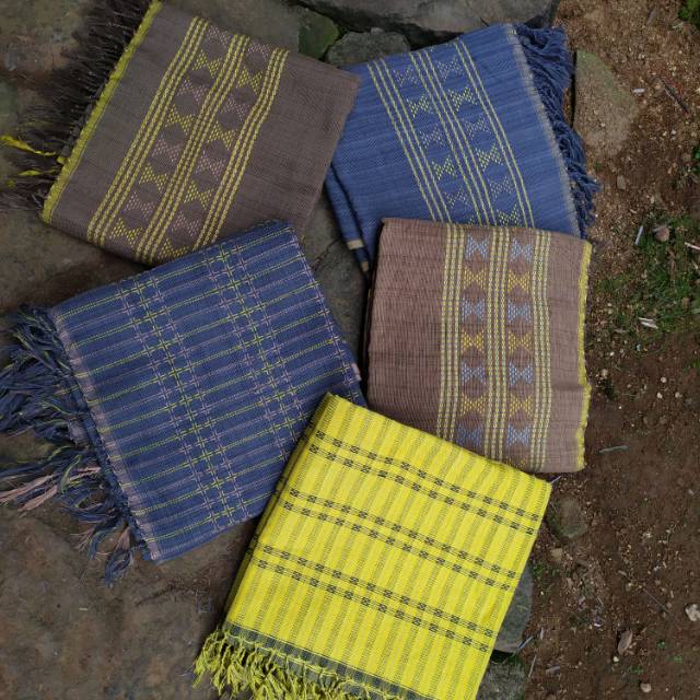 Kain tenun Baduy pewarna ALAM