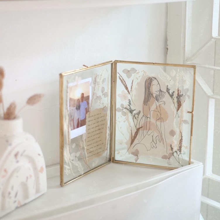 

Double Glass Sketch - CUSTOM HADIAH KADO WISUDA ULANG TAHUN ANNIVERSARY FRAME BINGKAI FOTO