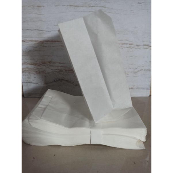 

Paper bag kantong kertas Greaseproof tahan minyak 20 x 12 x 8 cm ( min.pembelian 50 pcs)