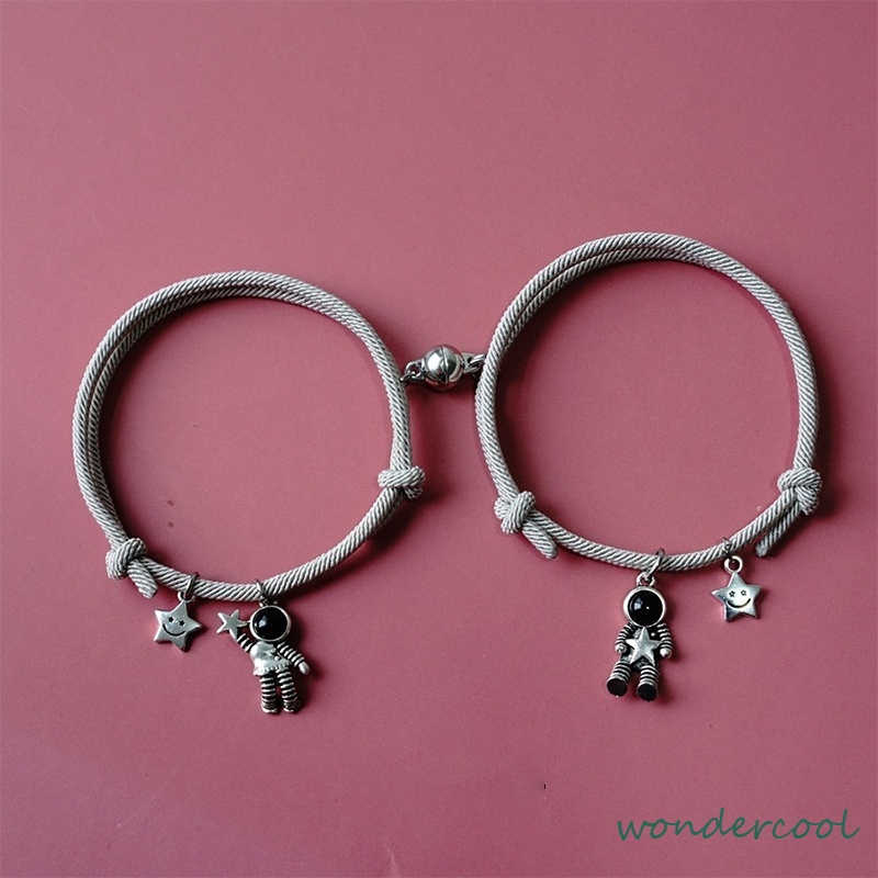 2 Buah/set Gelang Pasangan Magnet Lucu Astronot Liontin Gelang Persahabatan Hadiah Ulang Tahun-Won