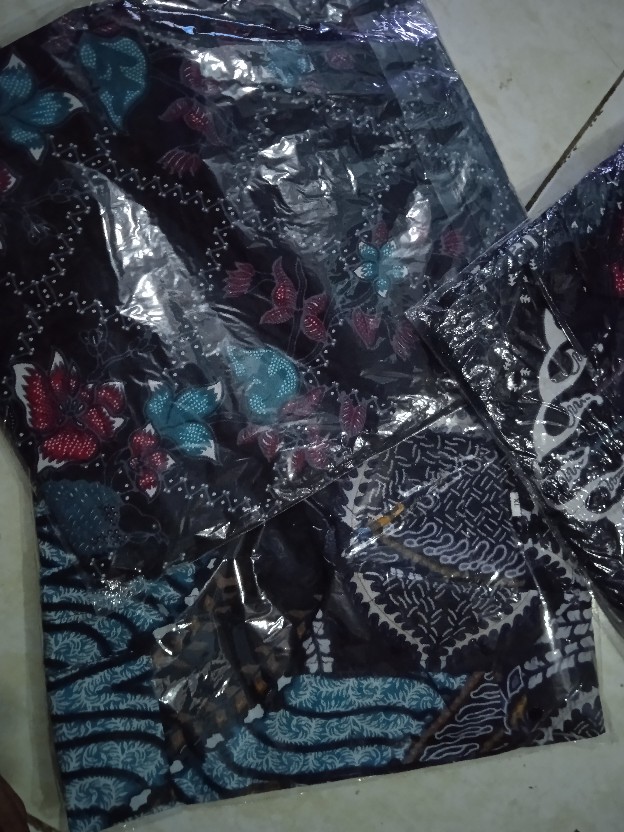 Batik Kalongan | Kemeja Batik Kantor M L Xl Xxl / Hem Batik Pekalongan Termurah / Hem Lengan Pendek