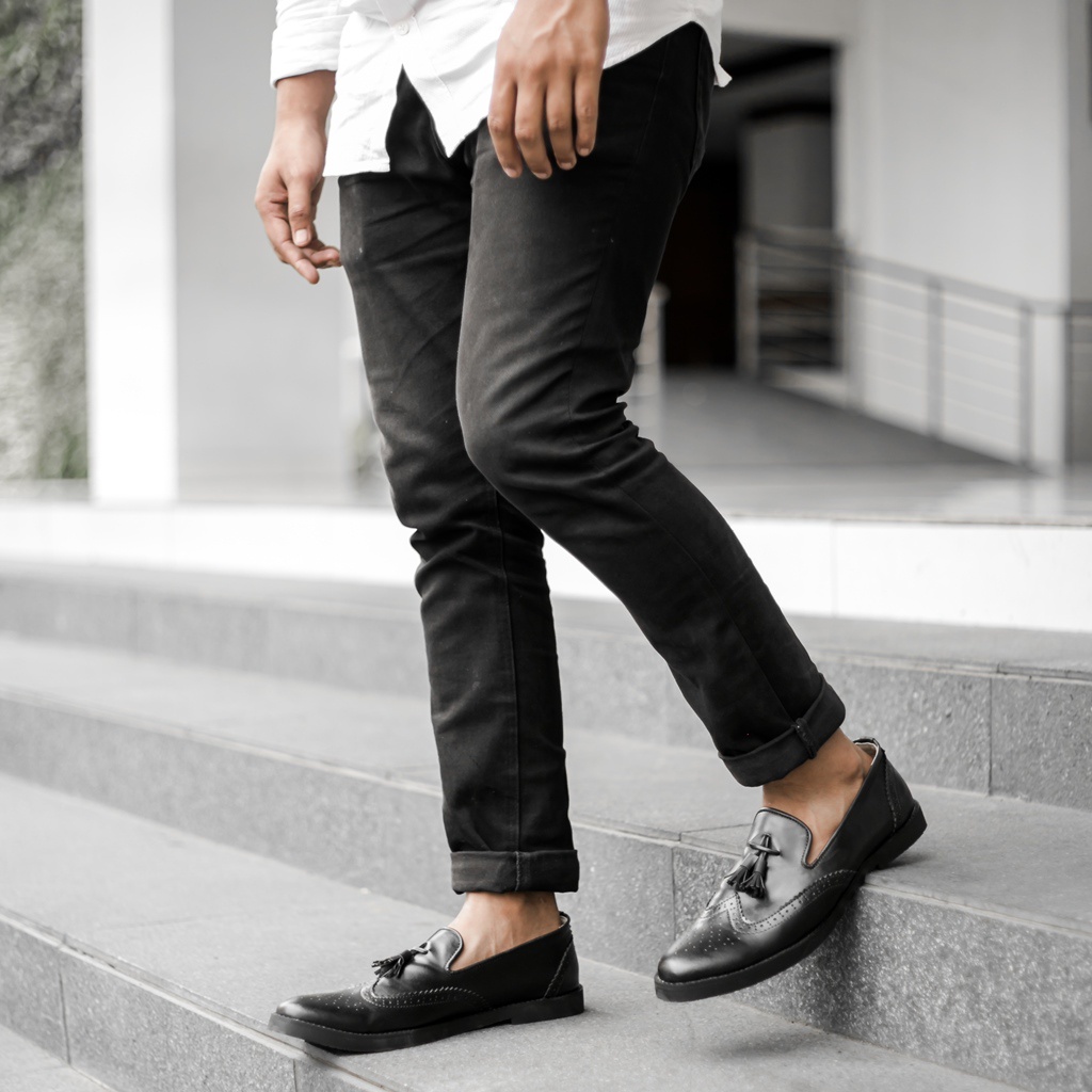 TOMIO BLACK ORIGINAL x GIANT FLAMES Sepatu Loafers Hitam Pria Slip On Simple Formal Casual Kerja Kantor Slop Resmi Kantoran Pesta Kondangan Selop Jalan Santai Hangout Kuliah Penny Loafer Semi Kulit Premium Big Size Jumbo Ukuran Besar 44 45 Keren Branded