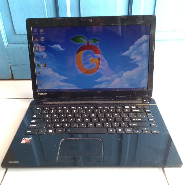 Toshiba C40D-A Slim Tipis SSD 128GB Windows 10 RAM 4GB Laptop Second Bekas VGA AMD ATI Radeon 512MB