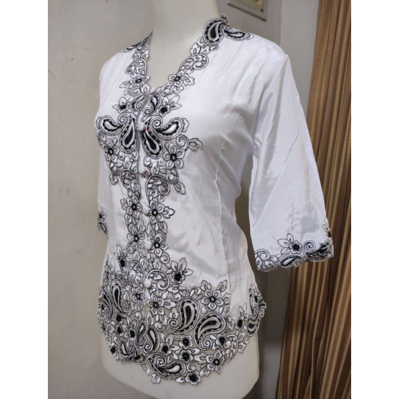 Atasan Kebaya Bordir Modern Asmirandah Lengan 3/4 Gading Putih / Kebaya Bordir Cream / Kebaya Wisuda Terbaru / Kebaya Bordir Gading / Kebaya Brukat Modern / Kebaya Akad Nikah Putih-4