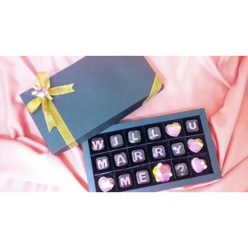 

Coklat box/Coklat ucapan/kado coklat/coklat gift/coklat valentine/kado ultah murah custom