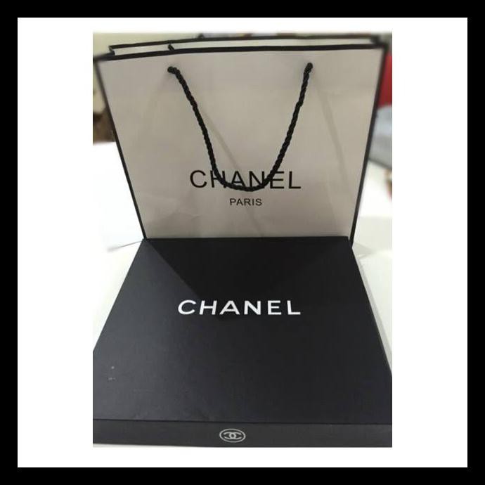 

( BAYAR DI TEMPAT BISA ) PAPER BAG CHANEL PALETTE KODE001