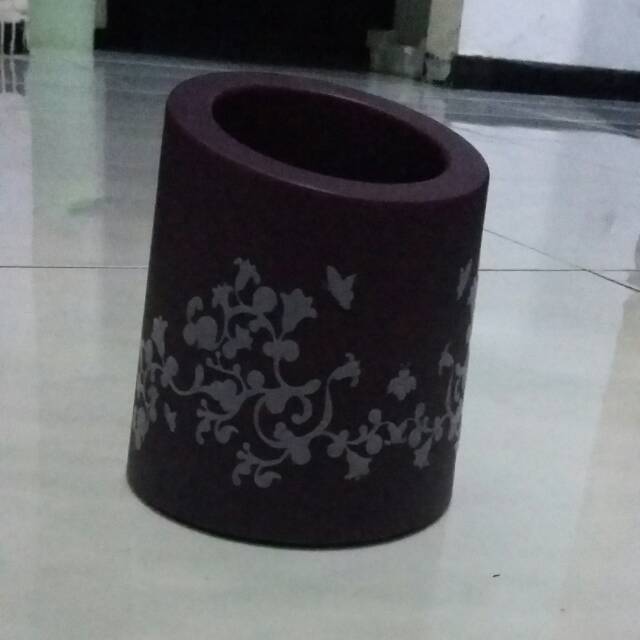 

Tempat pensil untuk meja