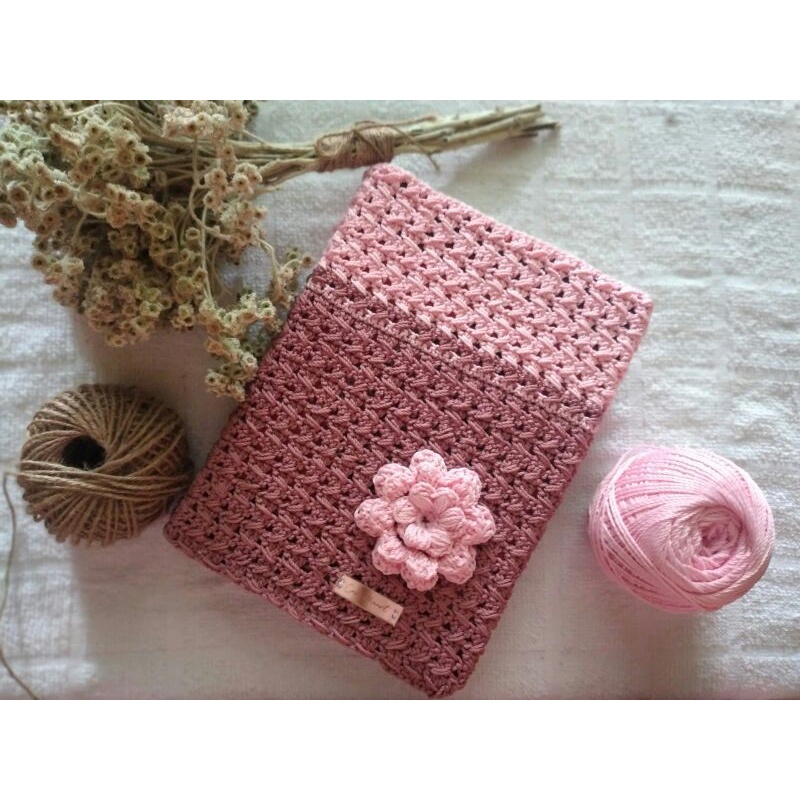 sampul al qur'an rajut cantik/ cover Al-Qur'an rajut aesthetic