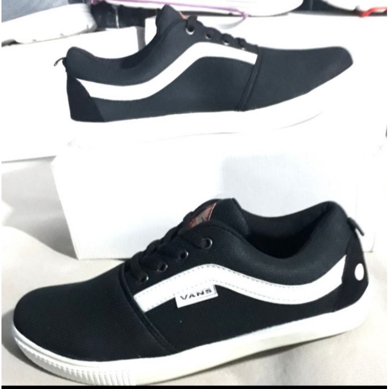 Sepatu sneakers kets pria sepatu vans cowok sepatu pria murah