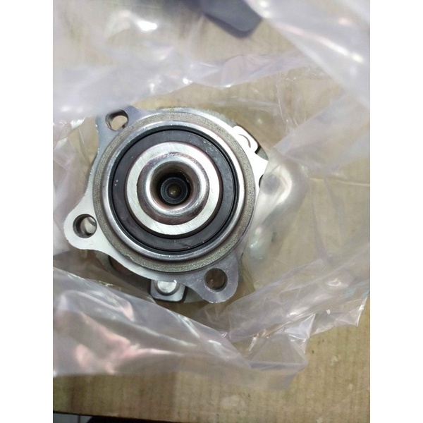 Wheel Hub Nap Roda Belakang Mitsubishi Grandis Aftermarket