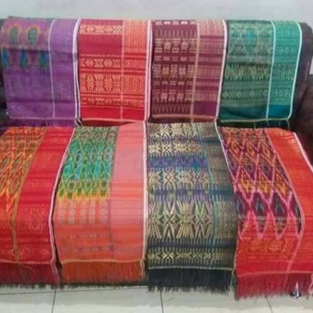 Kain karo uis nipes karo tenun sutra