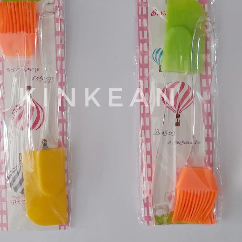 

Produk semua ready yaSpatula & Kuas Karet Silikon 1 Set isi 2 (KECIL)Kode(A11B22)H