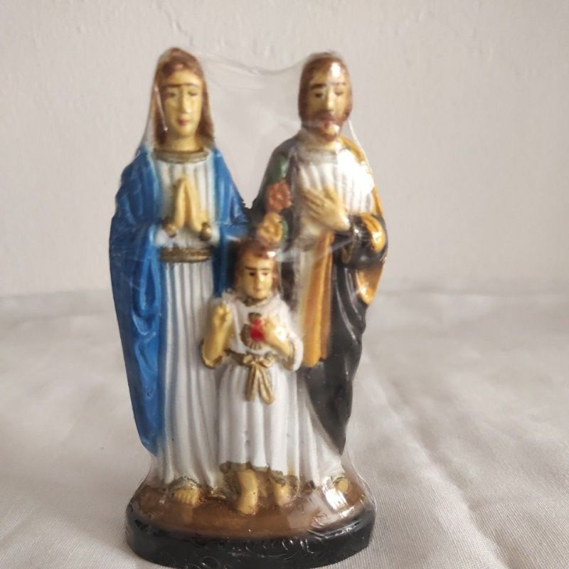 Patung Keluarga Kudus berdiri 10 cm