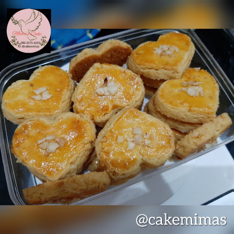 

Kue Kenari Cookies Premium Full Kenari Butter Wisjman