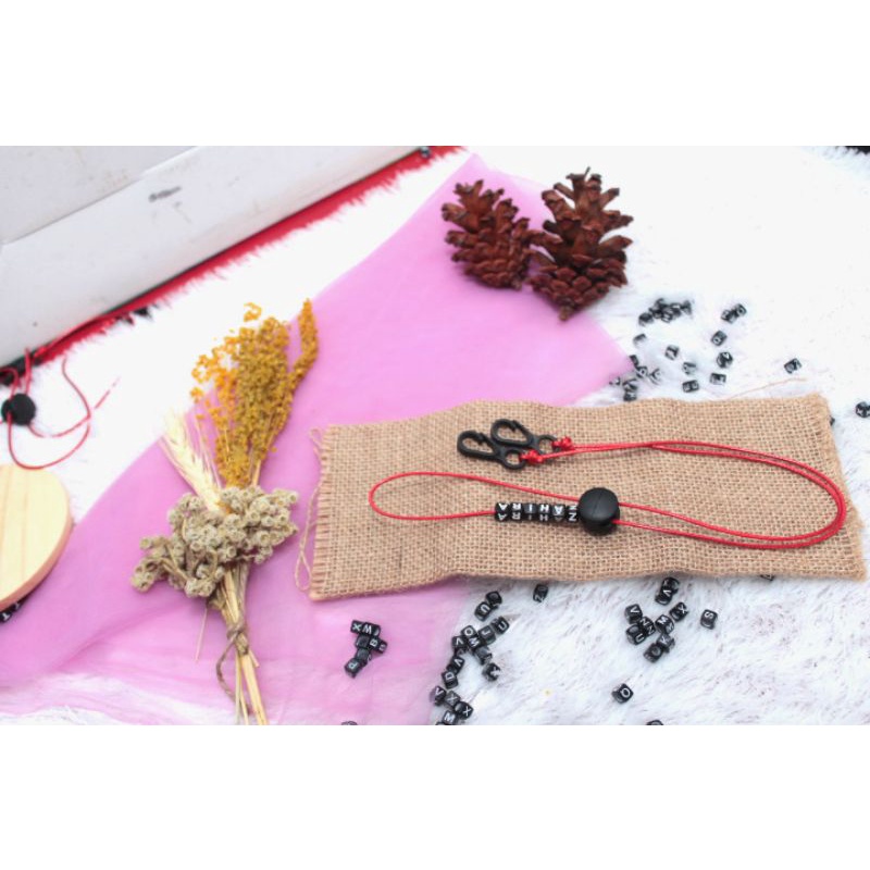 (GRATIS) STRAP MASKER COSTUM UNIK TALI KOREA WARNA MERAH ANTI AIR Strap masker costum / Strap masker nama / Strap masker inisial
