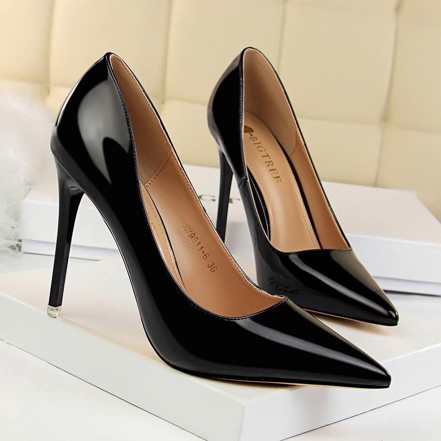 High Heels Stiletto Sepatu Hak Pump  Putih Merah Hitam 