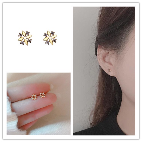 Anting Tusuk Berlian mini Model hollow Untuk Wanita