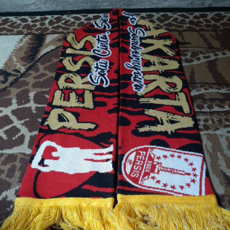 syal scraft rajut persis solo