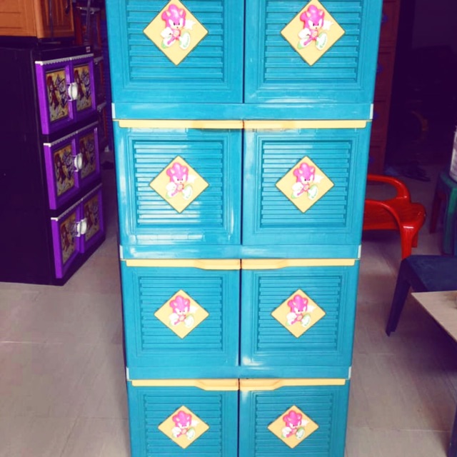 Lemari pelastik Club Susun 4 boneka kecil