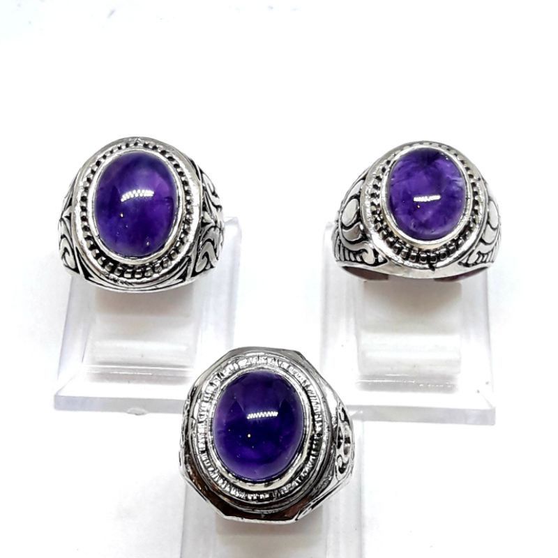 Cincin batu kecubung ungu