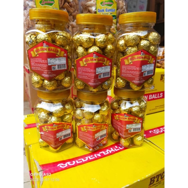 

Tobelo Golden Balls Chocolate isi 45pc - bola bola coklat - Jajan coklat