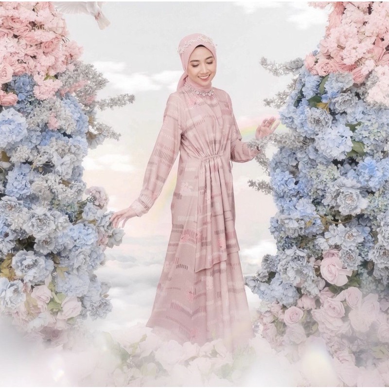 Vanilla Hijab Lotus Dress (Salem size S)