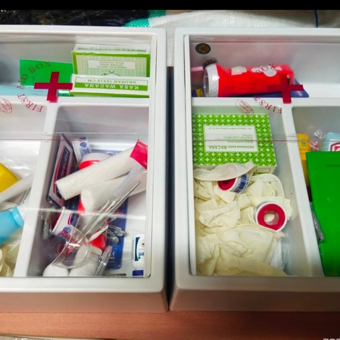 

Produk Terbaik - Kotak Obat P3K Mk Ii Type A +Isi