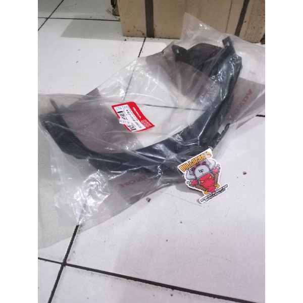 louver front lower cover kover garnish bawah lampu sein honda REVO X FI INJEKSI kode 64520-K03-M60ZB