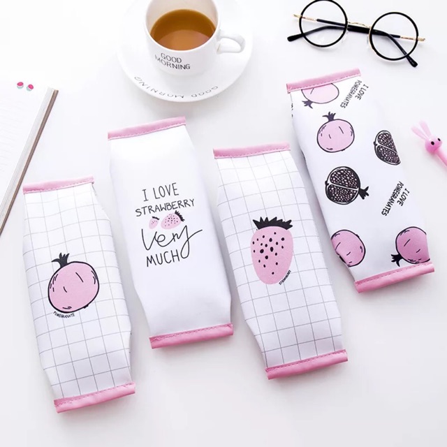 

Kotak Pencil Unik I Love Strawberry Bahan PU