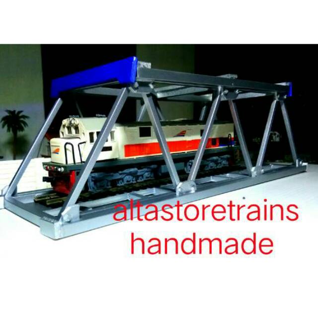 Miniatur jembatan Kereta api